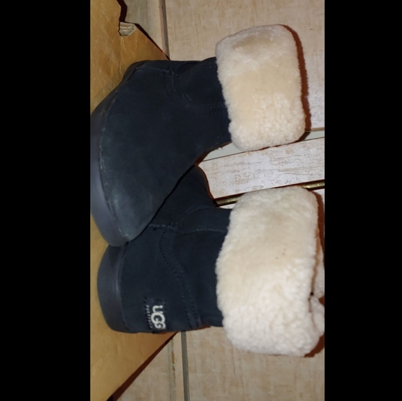 Ugg GIRLS TODDLERS JORIE II BOOT 🖤🖤🖤 - Picture 3 of 8